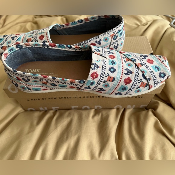 Toms Womens Birch Winter Critters Slip On Loafers,Deer/Fox/Bear, size 9.5 - Picture 1 of 8